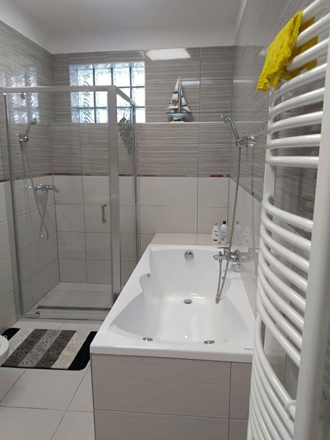Alma Vendeghaz Hotel Veszprem Ngoại thất bức ảnh