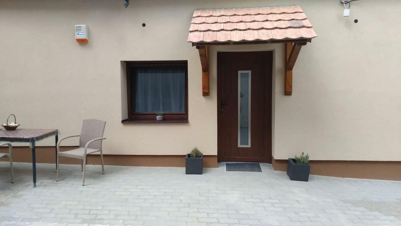 Alma Vendeghaz Hotel Veszprem Ngoại thất bức ảnh